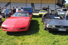 Pontiac-neben-DeLorean